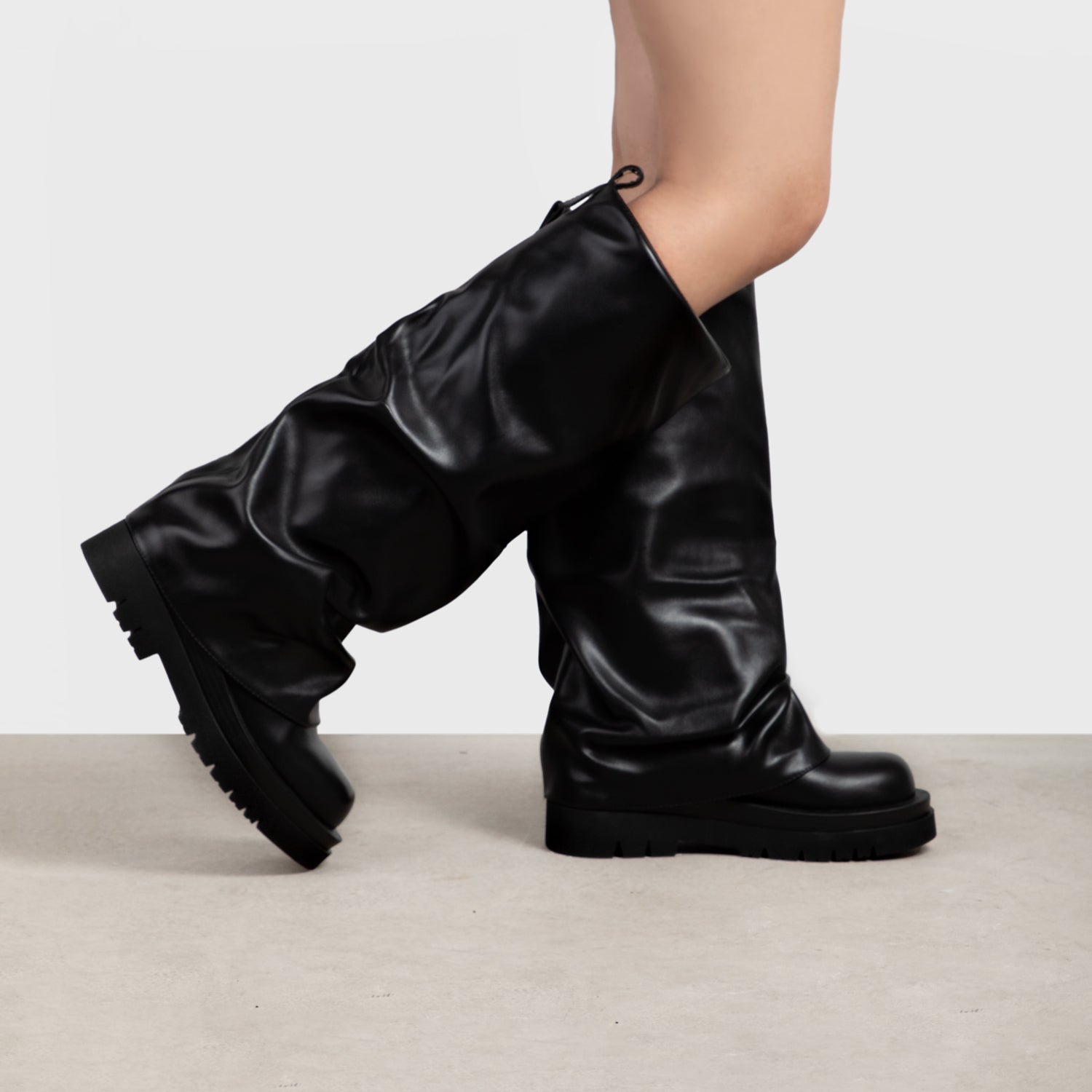 RAID Alinni Knee High Boot in Black - Image 2