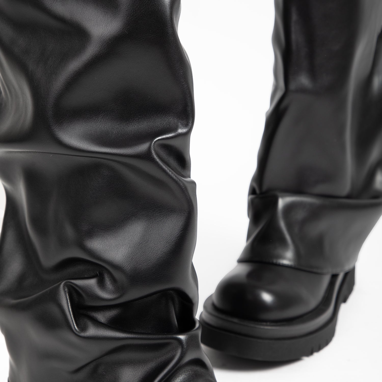 RAID Alinni Knee High Boot in Black - Image 4