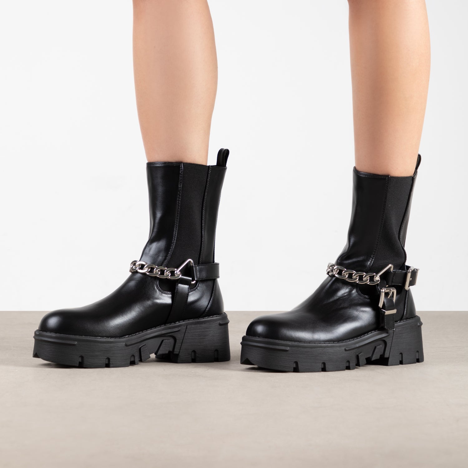 RAID Greta Chunky Ankle Boots in Black - Image 2