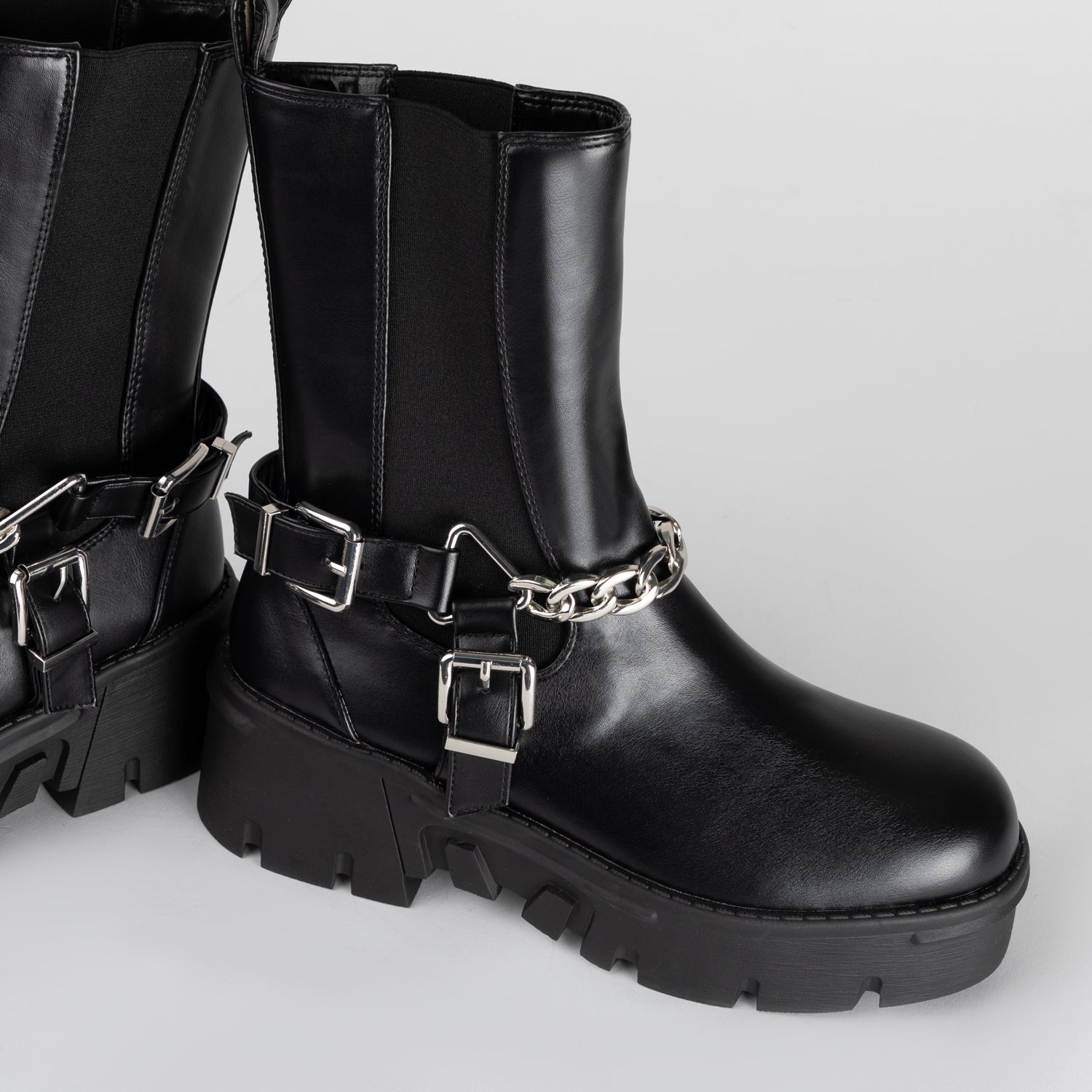 RAID Greta Chunky Ankle Boots in Black - Image 5