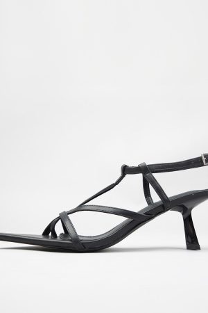 RAID Layne Heeled Sandals in Black